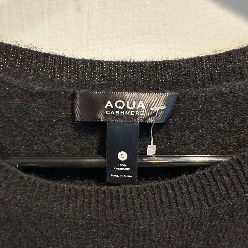 Womans black cashmere Crewneck Sweater
